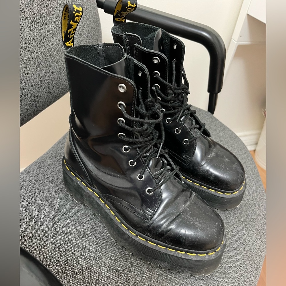 DR. MARTENS Jadon platform boots
